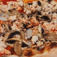 Vegan pizza at Ristorante 377 in Gran Canaria