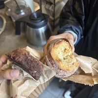 Vegan cinnamon cruffin, ignore the brownie it’s not vegan but sometimes they have vegan brownies  at The Milkman in Edinburgh