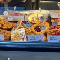 ca. 3 verschiedene vegane teilchen at Bäckerei Terbuyken - Grafenberger in Dusseldorf