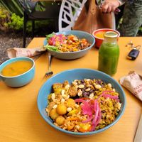 el almuerzo completo at Nuve Nutrición Verde in Bogota