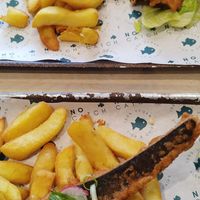 The food was awesome, can't believe the similitudes with the real thing. The alioli was awesome and so the tártara sauce. Price wise not the cheapest but considering it is by the  at The No Catch Co in Brighton
