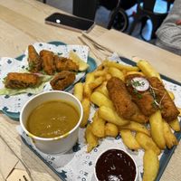 3 Battered sausages, & Tofu fish bites! Unreal 😍 the chips are delicious  at The No Catch Co in Brighton
