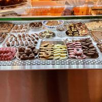 Counter and chocolate display case  at Valentina i Karanfil in Belgrade