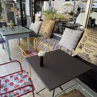 outside  at L‘ Insalatina in Merano