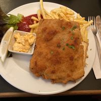 Cordon Bleu with vegan cheese and tofu ham at Dada in Regensburg