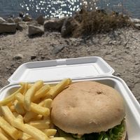 Vegetarischer Cheeseburger! 😋  at Dada in Regensburg
