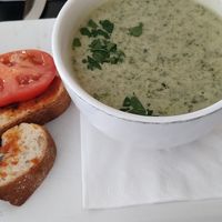 Spinat Knoblauch Suppe mit tomatenbrot at Dada in Regensburg