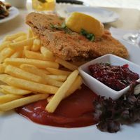 Schnitzel sehr lecker at Dada in Regensburg