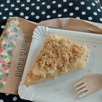 vegan granola apfelküchen at MUC - Dean & David - T2 in Munich