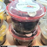 vegan chia pudding with berries at MUC - Dean & David - T2 in Munich