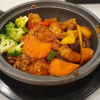 Claypot rice with mock chicken at D'life 蔬食 - Somerset  in Central Singapore