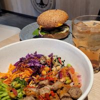 Pad Thai bowl at Copper Branch in Utrecht