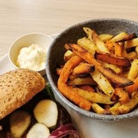 Signature Burger menu at Copper Branch in Utrecht