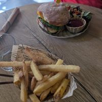 Fries and gluten free classic burger at Copper Branch in Utrecht