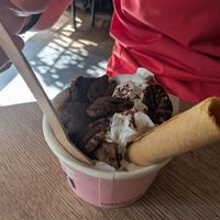 Ice cream with cookies at Copper Branch in Utrecht