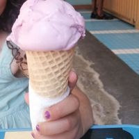 Blueberry ice cream at Sugar Killer in Piraeus