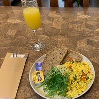 Tofu scramble and a mimosa   at Biko in Sint-niklaas