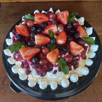 Pavlova de frutos rojos at Madre Santa in Todos Santos
