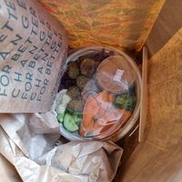 Falafel Tahini Bowl at Dean & David - Bahnhofsplatz Bremen in Bremen