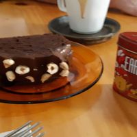 Chocolate + hazelnut cake (vegan) at Slow Café in Madrid