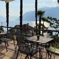 Frühstücksplatz draußen 🤩  at Garden Hotel Primavera in Brissago
