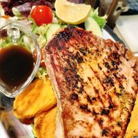 Red tuna at Paprika in Valencia