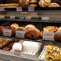 Vegan: veneziana, pangocciolo, cookie at Forno Brisa - Via S. Felice in Bologna