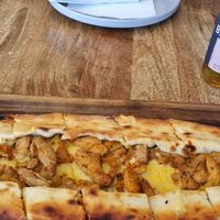 Leider hier mit Kuhkäse obwohl es ein veganes Gericht ist .. at Damasko's in Freiburg