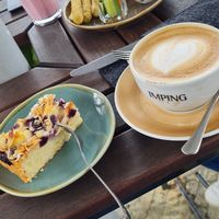 Blaubeer-Vanille Kuchen und Hafercappuchino at Imping Kaffee in Bocholt