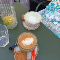 Flat white and matcha latte at Tipografia in Brasov