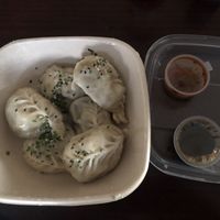 6 vegan momos + sauces included (soy vinegrette & some spicy shit) at Tenz Momo in Winterthur