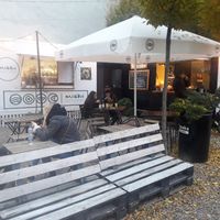 The seating area at Turlaj Klopsa - Plac Izaaka in Krakow