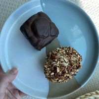 Chocolate pound cake and banana, caramel pecan cake  at Jigu Bakery - 지구제과 in Seoul