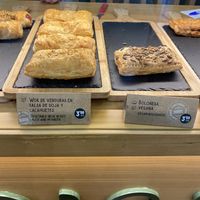 Probamos las dos empanadas veganas y están buenísimas. Las chicas muy majas. at Manolas - Empanadas Cordobesas in Cordoba