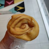 Cinnamon roll at Delisnacks 德利食 - Queen Street in Central Singapore