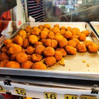 Famous sweet potato balls at Goreng Pisang 四馬路 Queen Street in Central Singapore