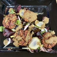Falafels made of sweet potatoes drizzled with green curry  at Les Bacchanales in Nancy