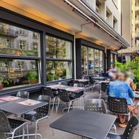 Outdoor seating at Co Chin Chin Brasserie in Zurich