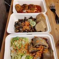 Vegan Gemüsepflanzerl, Maultaschen and champignon salad #Veganuary at Alte Kuchl in Regensburg