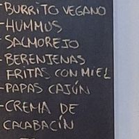 Tapas de cortesía veganas at El Cable Inglés in Almeria