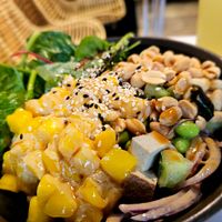 Sesam Me Tofu Bowl at MALOA Poke Bowl in Dortmund