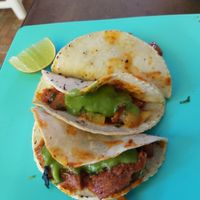 Taco's al pastor at Los Muchitos Comida Vegana in Oaxaca