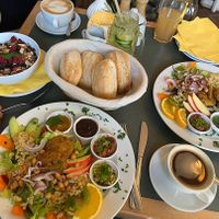 Veganes Müsli und Puffbohni Frühstücksteller  at Café Füchsen in Erfurt