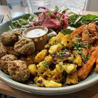 Falafel bowl  at Barouche in Ghent