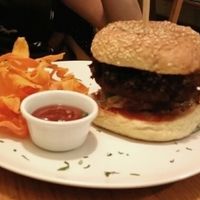 vegan burger with Avocado (!) surprisingly good at Avocado in Athens