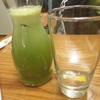 Grüner saft at Avocado in Athens