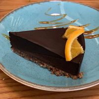 Tarta de aguacate y chocolate crudivegana. at Avocado in Athens