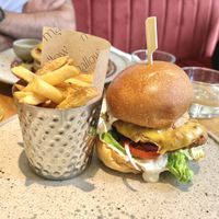 Vegan chicken burger 10/10  at Mallow - Borough Market in South East London