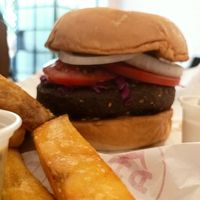 Burger at Yala Food in Lima