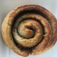 Cinnamon roll at Mimi's Cafe Vegan in Athens